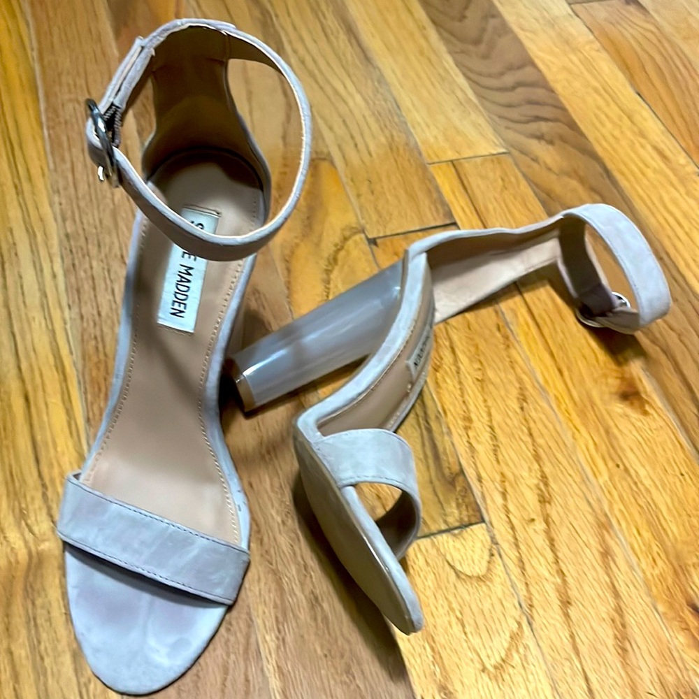 Steve Madden Teaser, pale gray/taupe sandal, size 7